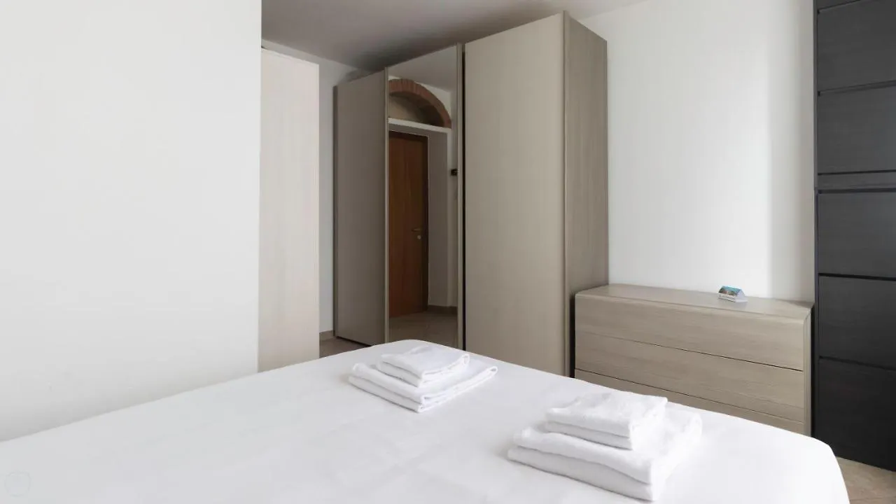 Italianway - Andrea Ponti 1 Daire Milano 0*,
